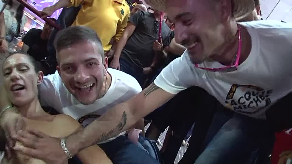 Französin lässt sich von allen ficken